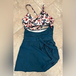 Zaful Teal floral patterned one piece swimsuit. Size Large.